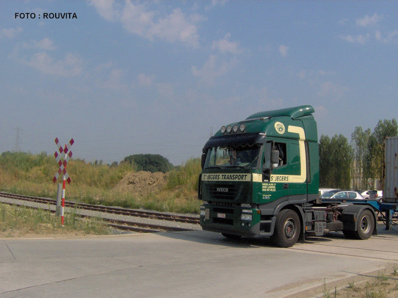 Iveco-Stralis-AS-440-S-43-sJegers-Rouwet-150408-01.jpg