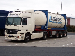 MB-Actros-Laabs-Holz-010108-01