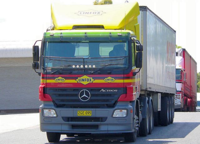 MB-Actros-2644-MP2-Linfox-Voigt-210106-03-AUS.jpg
