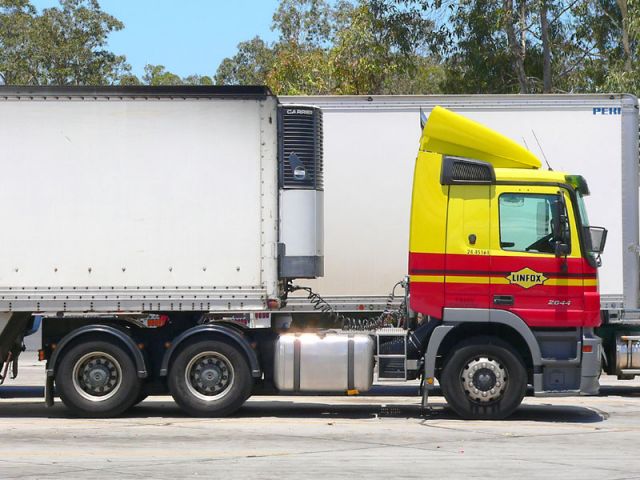 MB-Actros-2644-MP2-Linfox-Voigt-301205-02-AUS.jpg