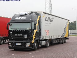 Iveco-Stralis-AS-440-S-45-Link-280808-01