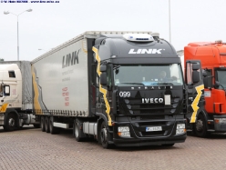 Iveco-Stralis-AS-440-S-45-Link-280808-03