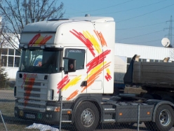 Scania-124-L-420-weiss-Brenner-100205-01-AUT