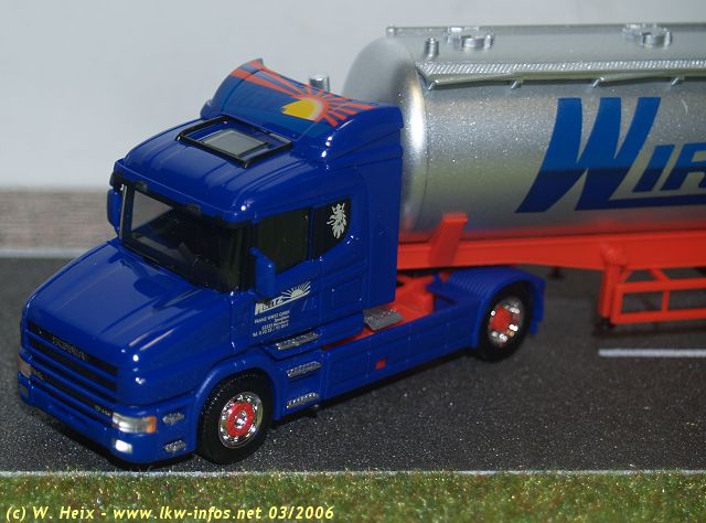 Scania-164-L-580-blau-Wirtz-040306-01.jpg