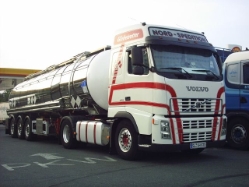 Volvo-FH12-420-Nord-Rolf-290705-01