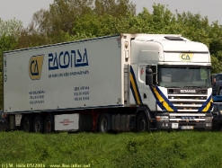 Scania-164-L-580-Paconsa-050506-01