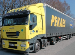 Iveco-Stralis-AS-440S43-Pekaes-Schiffner-180806-01