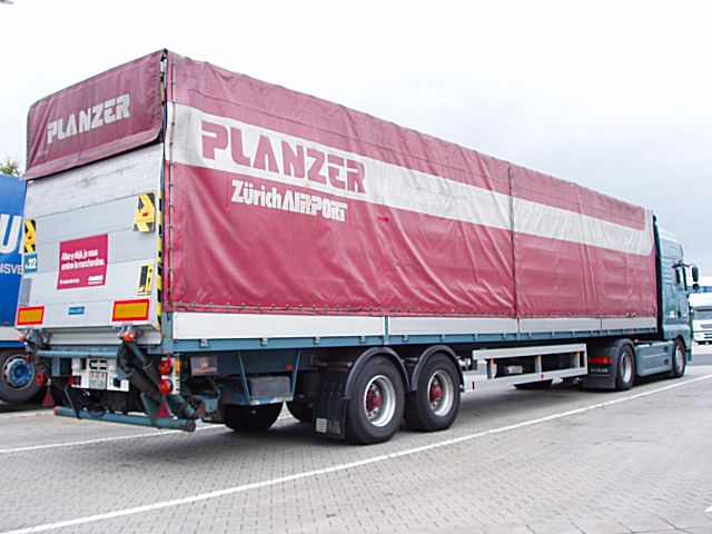MAN-TGA-XXL-Planzer-Holz-011005-02.jpg - Frank Holz