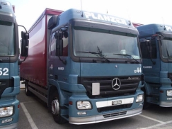 MB-Actros-1832-MP2-Planzer-Junco-301105-03