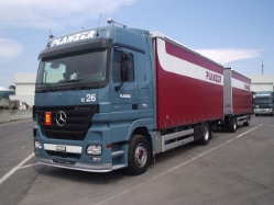 MB-Actros-1844-MP2-Planzer-Junco-301105-05