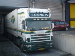 Scania-144-L-530-Soonius-Scheffers-030805-01