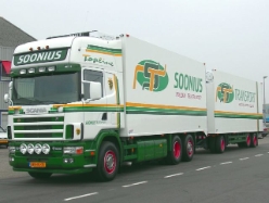 Scania-164-L-580-Soonius-deVisser-220605-03