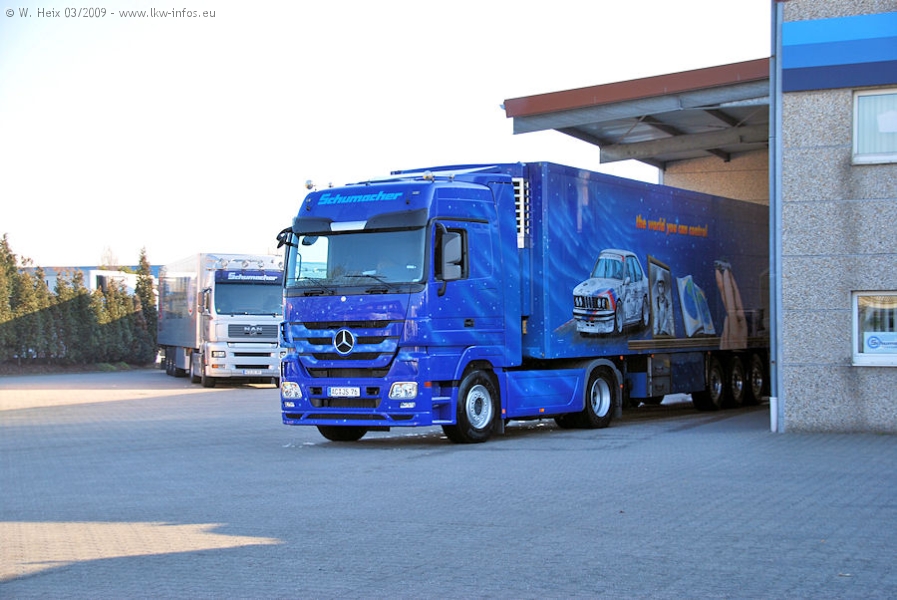 MB-Actros-3-Herpa-Truck-Schumacher-210309-02.jpg