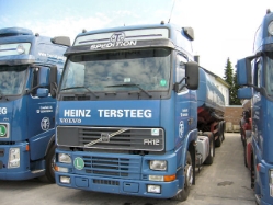 Volvo-FH12-Tersteeg-Voss-270606-01