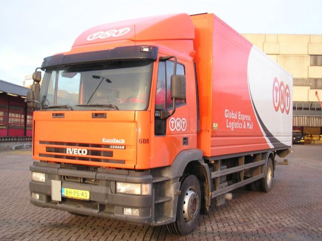 Iveco-EuroTech-190E24-TNT-AWolters-080505-01.jpg - A. Wolters