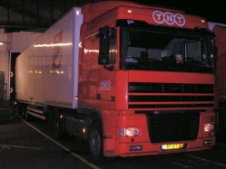 DAF-95-XF-380-TNT-AWolters-041106-01