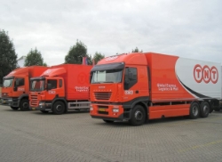 Iveco-Stralis-AS-260S48-TNT-AWolters-270706-02
