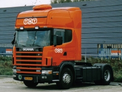 Scania-114-L-380-TNT-AWolters-070805-01