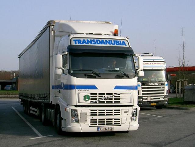 Volvo-FH12-460-PLSZ-Transdanubia-Szy-270304-1-AUT.jpg - Trucker Jack