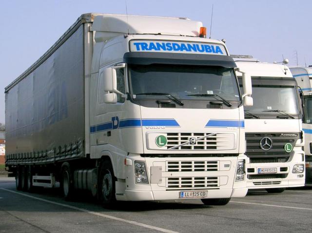 Volvo-FH12-460-PLSZ-Transdanubia-Szy-270304-2-AUT.jpg - Trucker Jack
