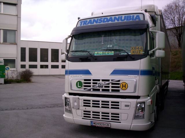 Volvo-FH12-Transdanubia-Birnbacher-050305-02.jpg - M. Birnbacher