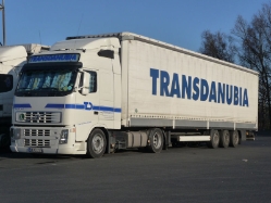 Volvo-FH-480-Transdanubia-MWolf-120109-03