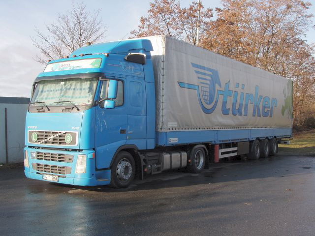 Volvo-FH12-420-Tuerker-Holz-180406-02-TR.jpg - Frank Holz
