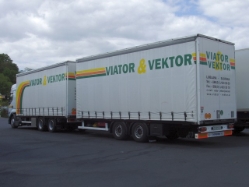 Renault-Premium-Viator+Velktor-Holz-010604-2