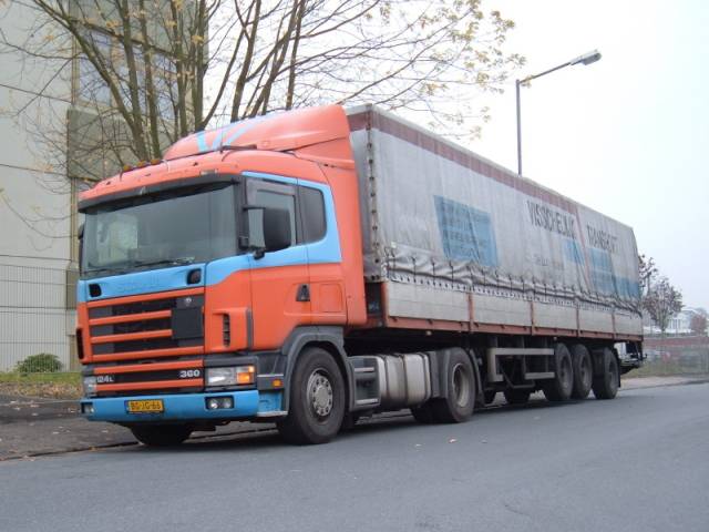Scania-124-L-360-Visschedijk-Rolf-140505-03.jpg - Mario Rolf