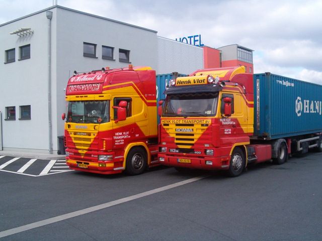 Scania-4er-und-3er-HenkVlot-RobertMahrle-110406-02.jpg - Robert Mahrle