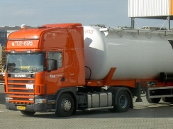 Scania-124-L-420-SISZ-Vos-Bethk-280304-1