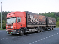 Scania-124-L-420-Vos-Holz-040608-02