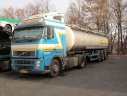 Volvo-FH12-420-Wemmers-Holz-100206-01