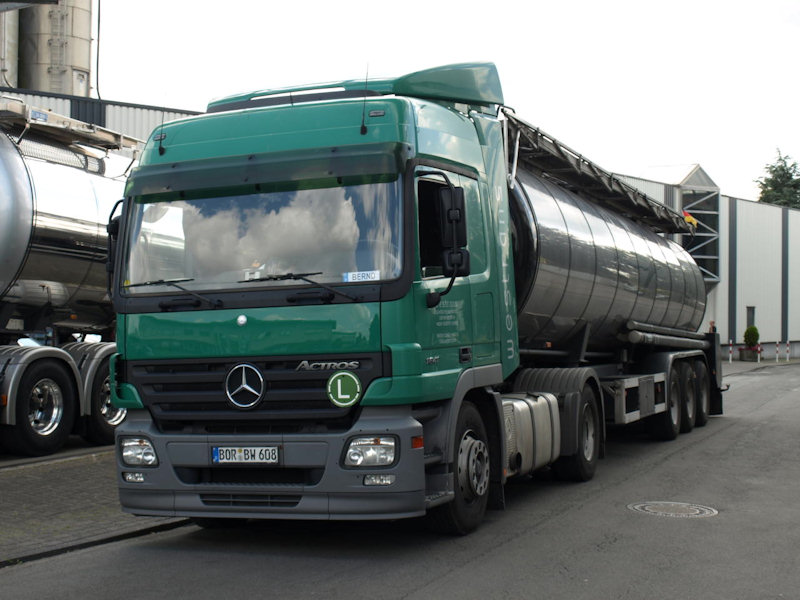 MB-Actros-MP2-1841-Westrans-Voss-130708-04.jpg