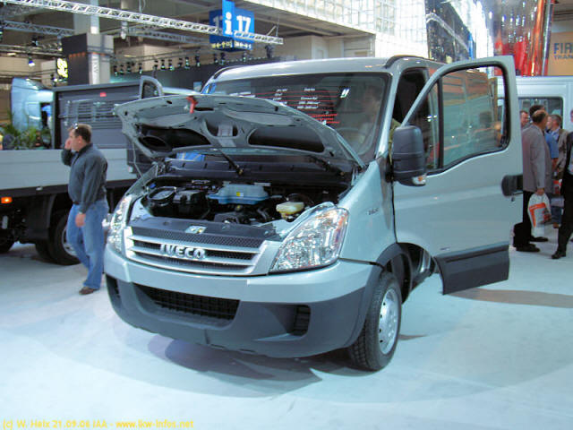 Iveco-Daily-III-29-L-10-silber-220906-01.jpg - Iveco Daily 29 L 10
