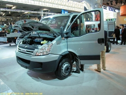 Iveco-Daily-III-65-C-18-silber-220906-01
