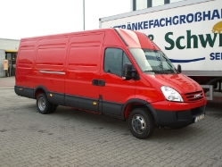 Iveco-Daily-III-rot-Thiele-031209-01