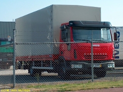 Iveco-EuroCargo-80-E-18-rot-grau