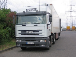 Iveco-EuroStar-440E42-weiss-Lochner-270906-01