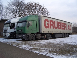 Iveco-EuroStar-gruen-Gruber-Behn-210807-01