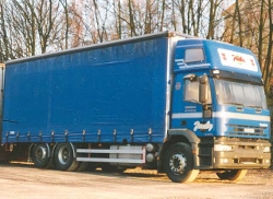 Iveco-EuroTech-blau-Holz-250204-1