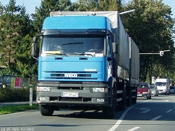 Iveco-EuroTech-blau-grau