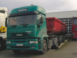 Iveco-EuroTech-rot-gruen-(Szy)-280104