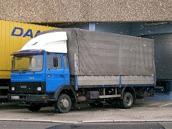 Iveco-MK-8013-blau-grau-Szy-310104-1