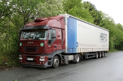 Iveco-Stralis-AS-440-S-48-rot-Bornscheuer-150910-01