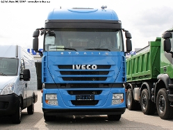 Iveco-Stralis-AS-II-440-S-42-blau-300807-02