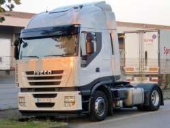 Iveco-Stralis-AS-II-440-S-42-weiss-DS-201209-01