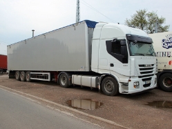 Iveco-Stralis-AS-II-440-S-42-weiss-Thiele-031209-01