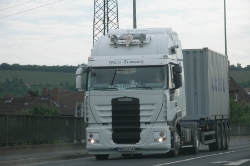 Iveco-Stralis-AS-II-weiss-Holz-100810-01
