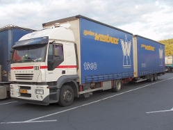 Iveco-Stralis-AT-190S35-Westermann-Holz-310706-01